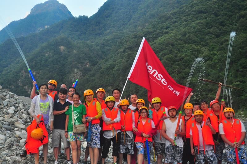 深视广告秦岭峡谷漂流