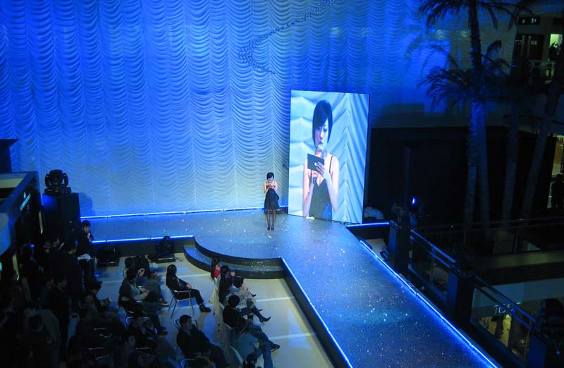2007年10月26日，深视广告为世界名品购物广场——中大国际七周年店庆全程策划执行